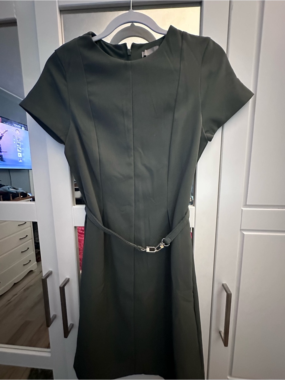H&M Dark Green Short-Sleeve Sheath Dress with Slim Belt
